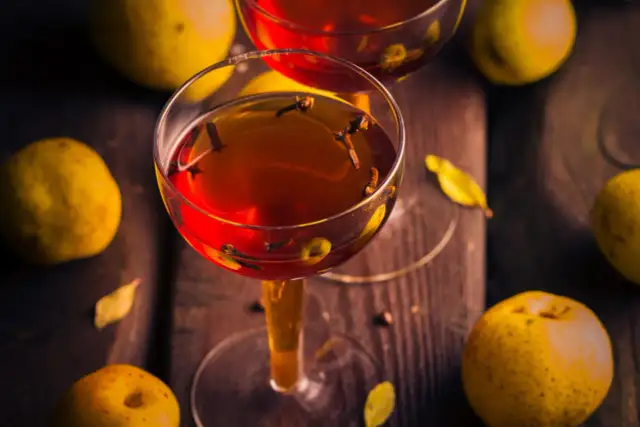 Jak się robi nalewkę z pigwy - prosty przepis na wyjątkowy smak