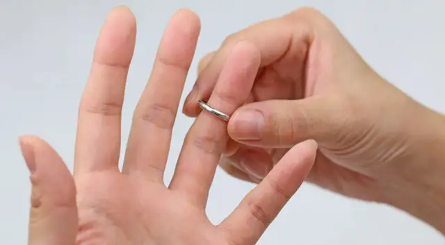 Jak zmniejszyć obrączkę domowym sposobem - skuteczne metody bez ryzyka
