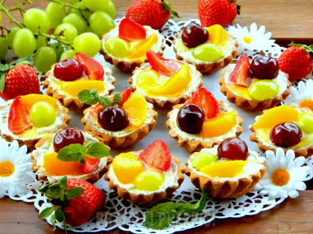 Jak udekorować kruche babeczki: 10 kreatywnych pomysłów na dekoracje