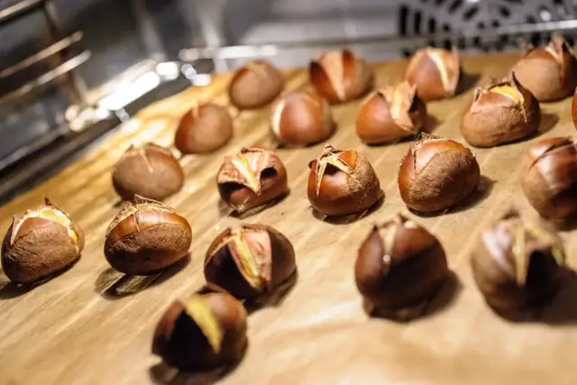 Jak zrobić kasztany w piekarniku – prosty przepis, który zachwyca smakiem