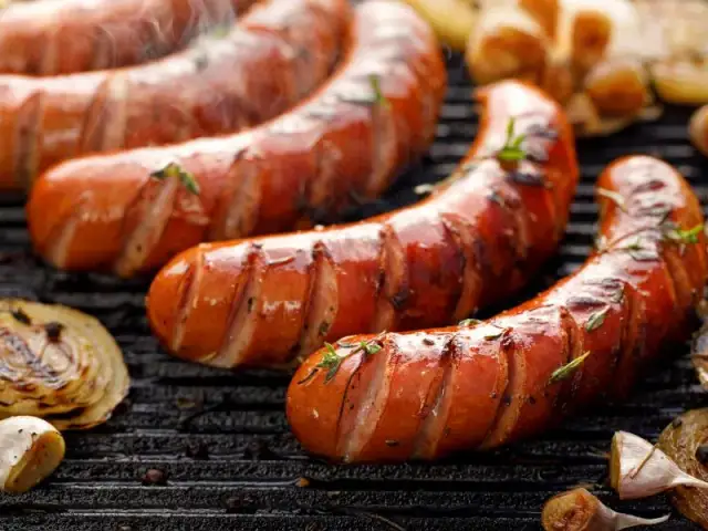 Kaloryczność kiełbasy z ogniska: poznaj fakty i zaskocz się!