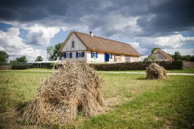 Wiączemin skansen: Odkryj fascynującą historię Olędrów i Mennonitów