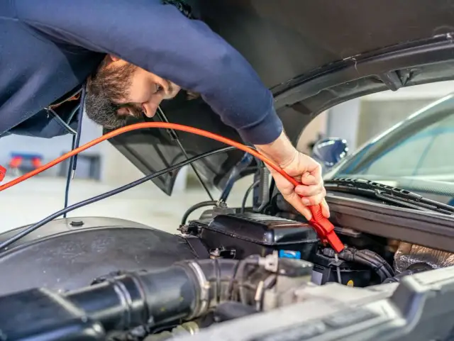 Najlepsze boostery do samochodu – uniknij problemów z rozruchem