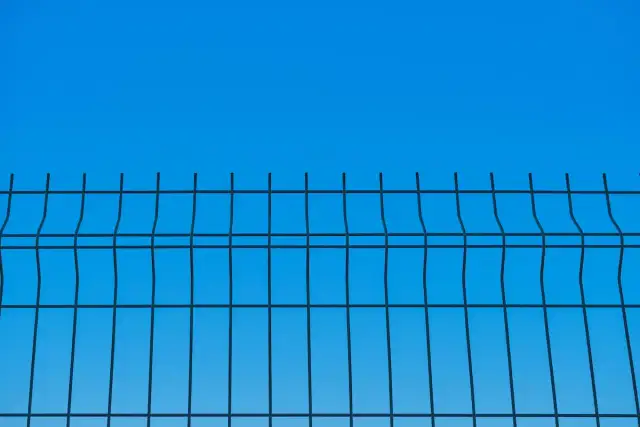 Jak zamontować ogrodzenie panelowe bez błędów - krok po kroku