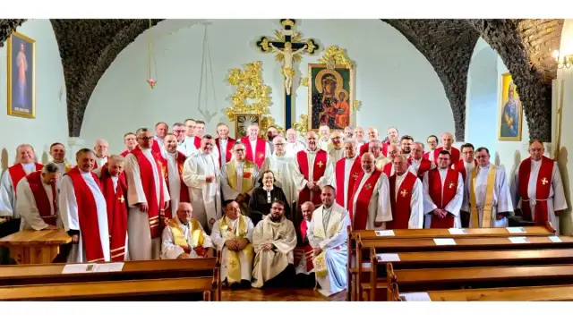 Rekolekcje kapłańskie: poznaj cele, program i dostępne terminy w Polsce