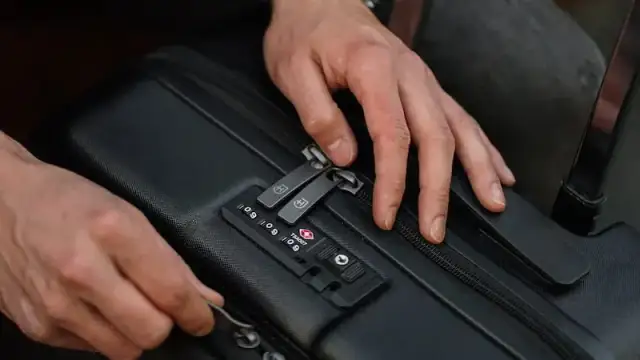 Bagaż rejestrowany czego nie wolno: uniknij kłopotów z zakazanymi przedmiotami