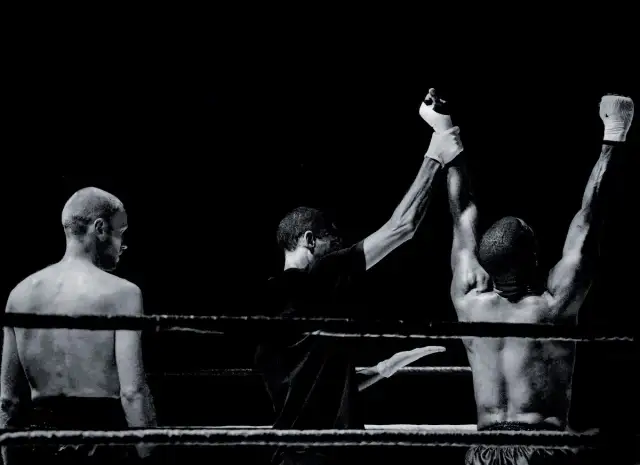 Jak zdobyć pewność siebie i pokonać lęk przed oceną innych