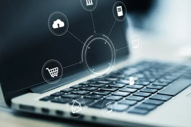 Jak wybrać odpowiednią platformę internetową? Od szybkich płatności po rejestrację bez formalności