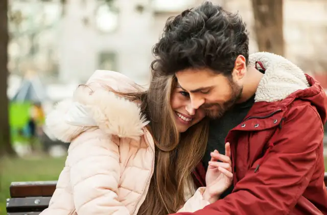 Czym jest bliskość dla mężczyzny - zrozum męskie potrzeby w związku