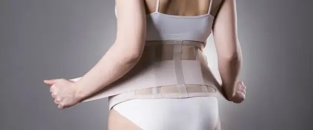 Pas poporodowy – kiedy założyć po porodzie naturalnym, aby uniknąć problemów zdrowotnych