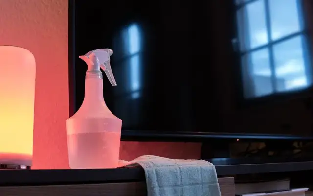 Jak skutecznie i bezpiecznie czyścić ekran OLED, by go nie uszkodzić