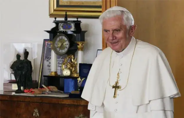 Ile lat miał papież Benedykt XVI w chwili śmierci? Zaskakujące fakty!