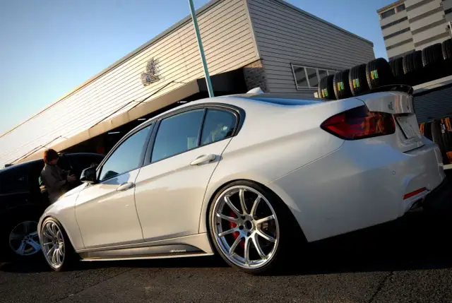 Tuning BMW F30: jak modyfikacje zmieniają osiągi i wygląd auta