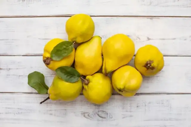 Jak zrobić pigwę na zimę do herbaty - proste i sprawdzone sposoby