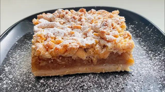 Jak zrobić szarlotkę na kruchym cieście, która zachwyci wszystkich