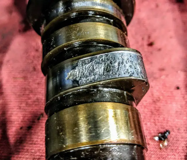 Wytarty wałek rozrządu objawy benzyna – jak uniknąć poważnych problemów?