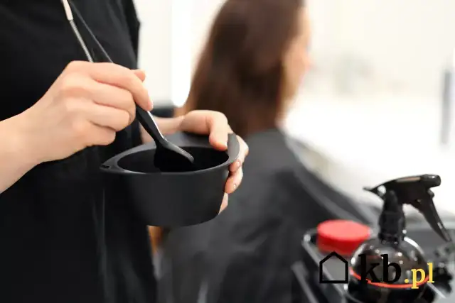 Ile kosztuje farbowanie odrostów? Sprawdź ceny w różnych miastach