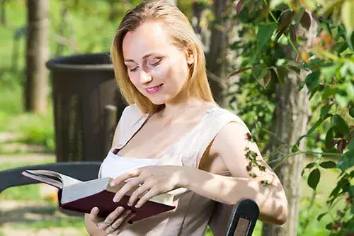 Motyw ogrodu w literaturze: odkryj jego ukryte znaczenia i symbolikę