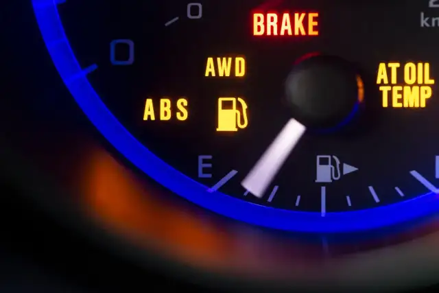 Jak odczytać kody błędów Toyota: 3 skuteczne metody diagnostyki auta