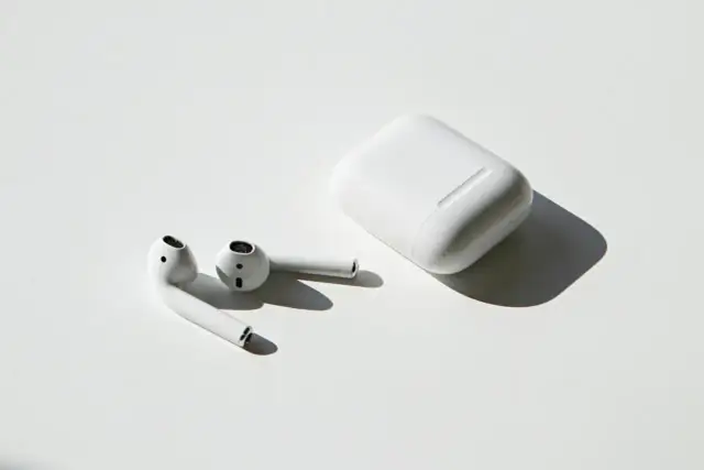 Słuchawki jak AirPods – tanie alternatywy z lepszymi funkcjami