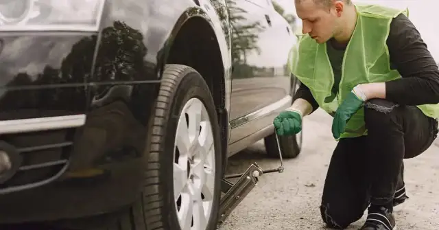 Gdzie podłożyć lewarek Skoda Octavia, aby uniknąć uszkodzeń?