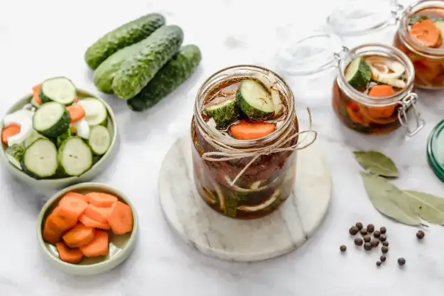 Jakie ogórki do sałatki gyros – wybierz najlepsze dla smaku