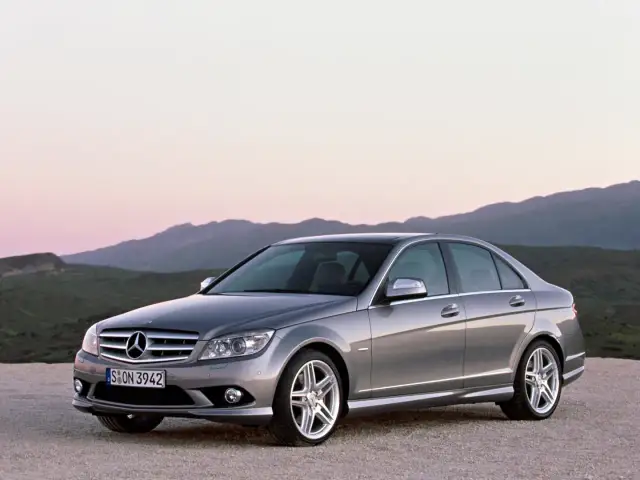 Mercedes C klasa W204 - kluczowe informacje, problemy i porównania