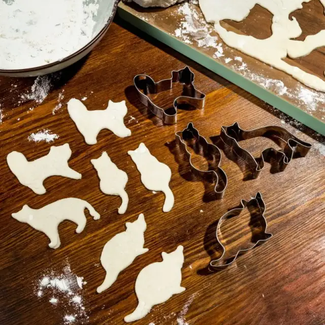 Czym zastąpić foremki do ciastek – proste i tanie zamienniki w domu