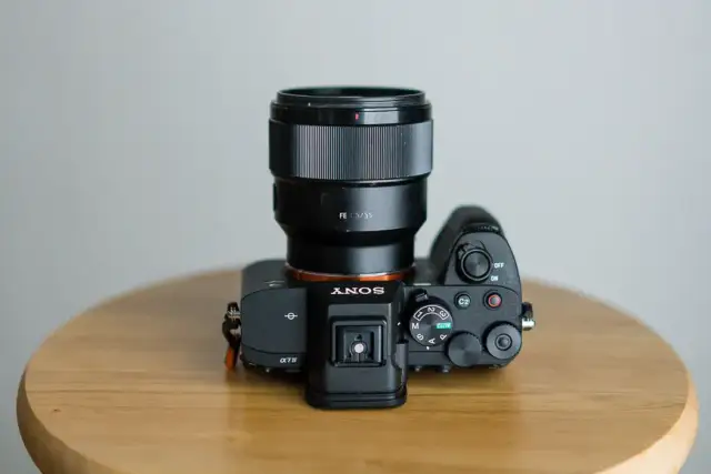 Jakie obiektywy do Sony A7? Top 5 rekomendacji dla fotografów