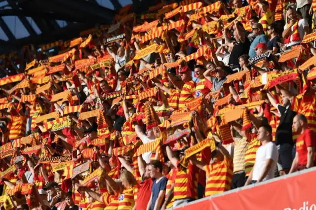 Ile drużyn awansuje do ekstraklasy? Sprawdź zasady i szanse!