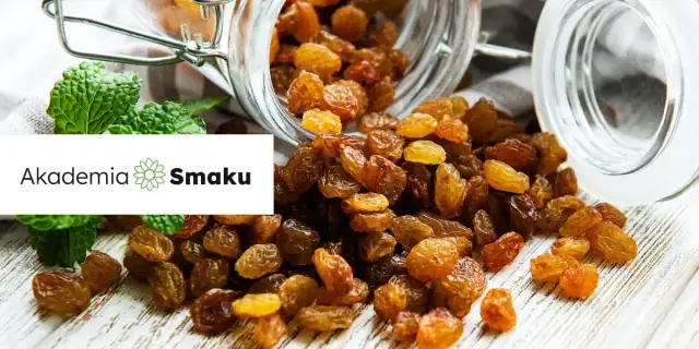 W czym namoczyć rodzynki do sernika, aby były soczyste i aromatyczne