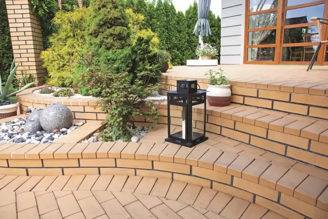 Jakie schody na taras wybrać, aby uniknąć kosztownych błędów?