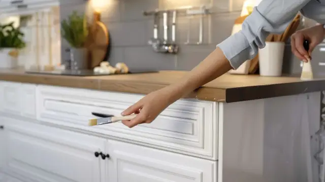 Farba do mebli kuchennych: Jak odmienić kuchnię bez wymiany mebli