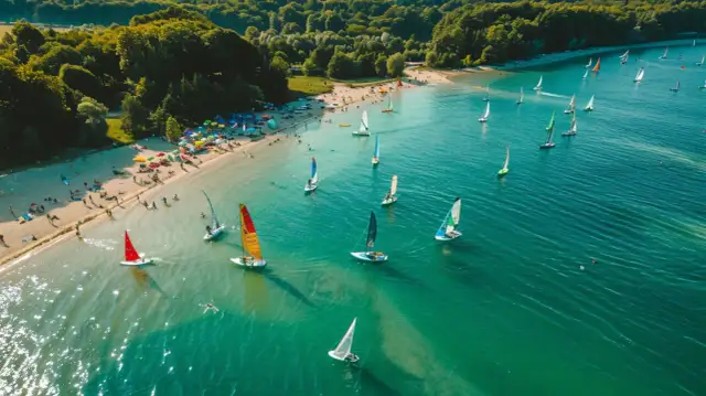 Plażowe Rajdy w Giżycku: Gdzie zanurzyć się w letniej atmosferze