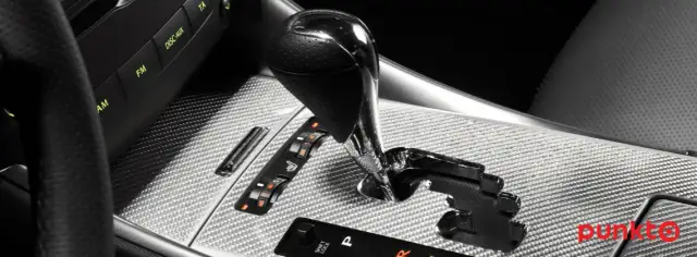 Czy można holować automat? Ważne zasady i ryzyka dla Twojego auta