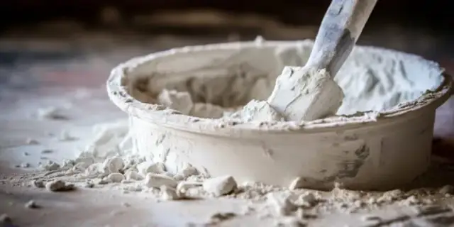 Dlaczego zaprawa gipsowa twardnieje? Sekrety twardnienia gipsu
