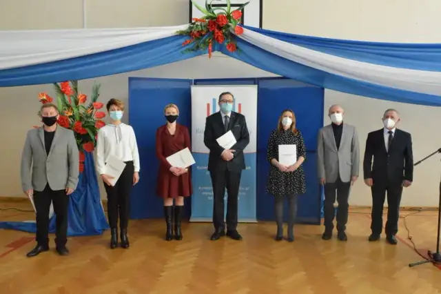 Ile wynosi nagroda kuratora oświaty? Sprawdź, co możesz zyskać