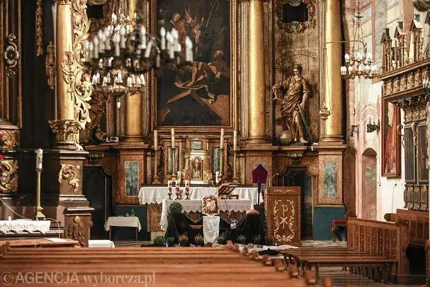 Czy 3 maja trzeba iść do kościoła? Sprawdź aktualne wymagania kościelne