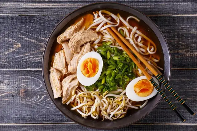 Co to jest ramen zupa? Poznaj sekrety tej japońskiej potrawy