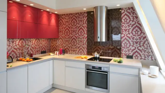 Co na ścianach w kuchni? Odkryj stylowe pomysły na dekoracje