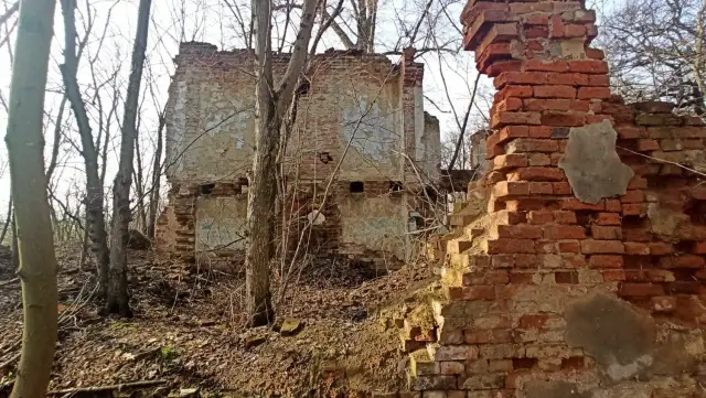 Dworek w Śmiłowie: Historia i tajemnice zabytkowego miejsca