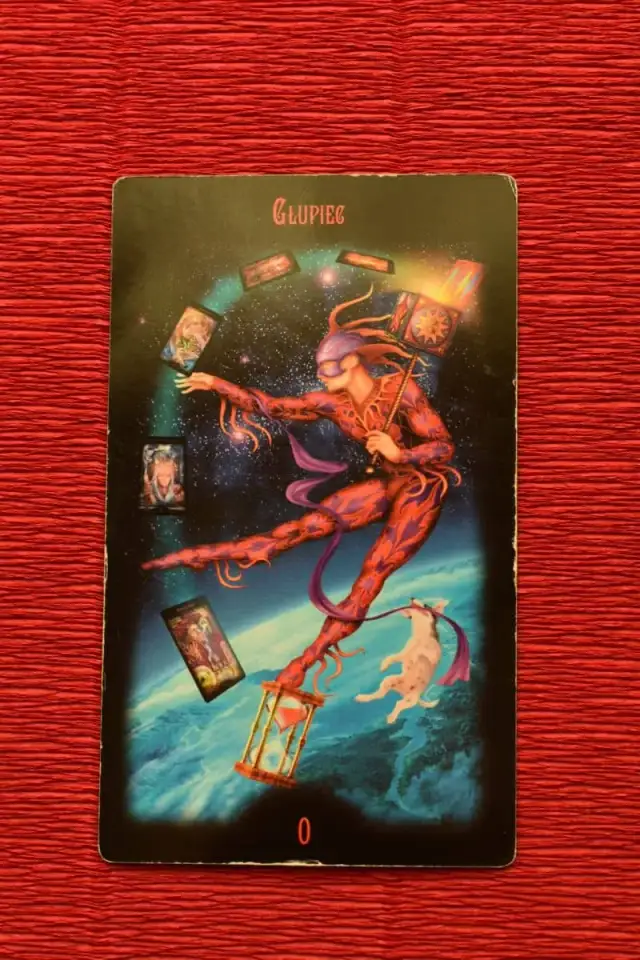 Głupiec tarot: co on do mnie czuje i jak zrozumieć te emocje