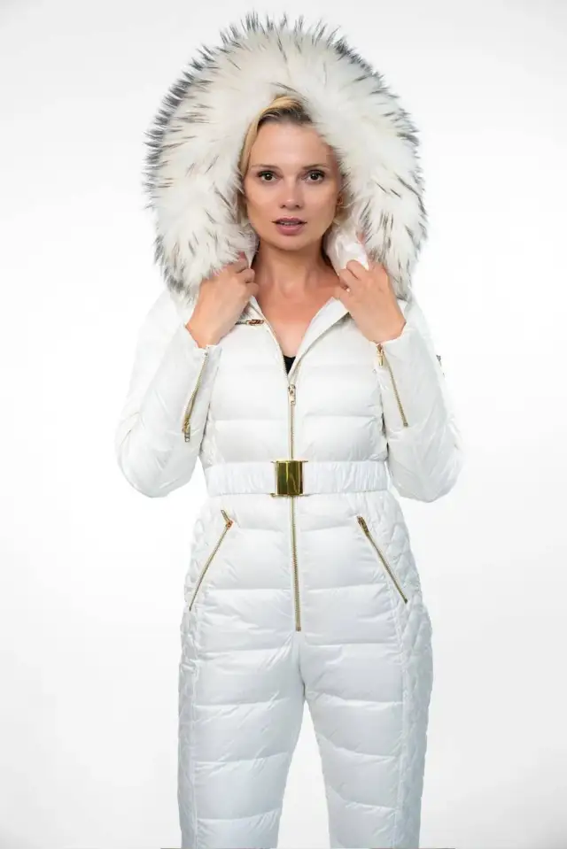 Jak wybrać idealny kombinezon na narty? Porównanie modeli i praktyczne porady