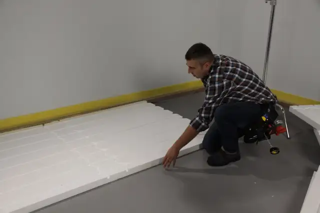 Jak układać styropian na stropie, aby uniknąć mostków termicznych