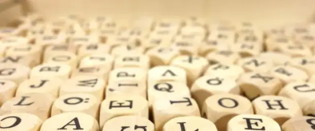 Jak napisać interpretację wiersza: krok po kroku do sukcesu akademickiego