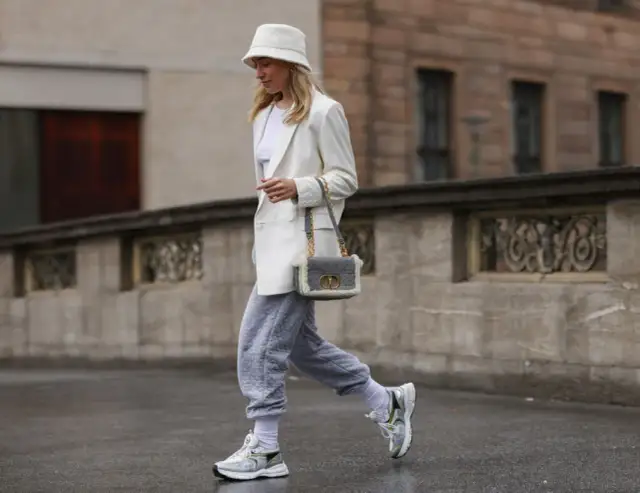 Jakie buty do szarych spodni? 10 stylowych propozycji na każdą okazję