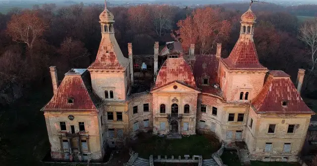 Pałac w Mańczycach: tajemnice historii i atrakcje, które musisz znać