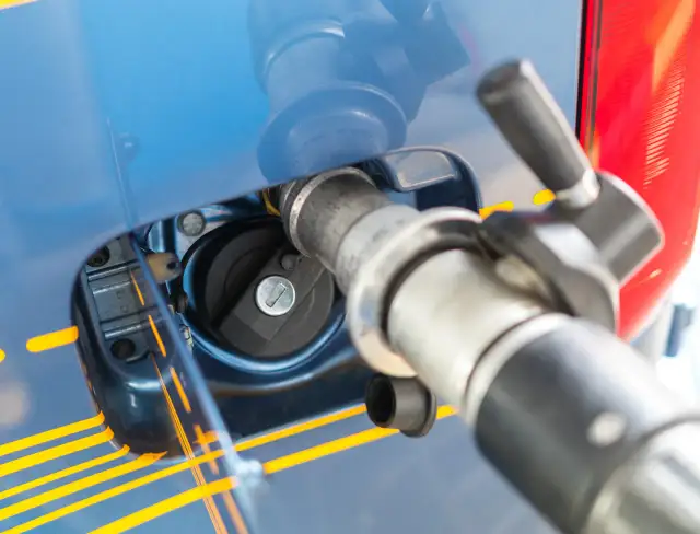 Ile kosztuje gaz CNG? Sprawdź ceny i oszczędności w jeździe