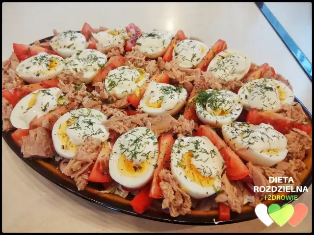 Jak zrobić sałatkę z tuńczyka z puszki - szybki i pyszny przepis