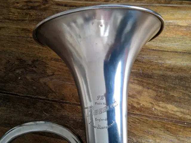 Tenor instrument dęty blaszany: odkryj jego wyjątkowe brzmienie i zastosowania